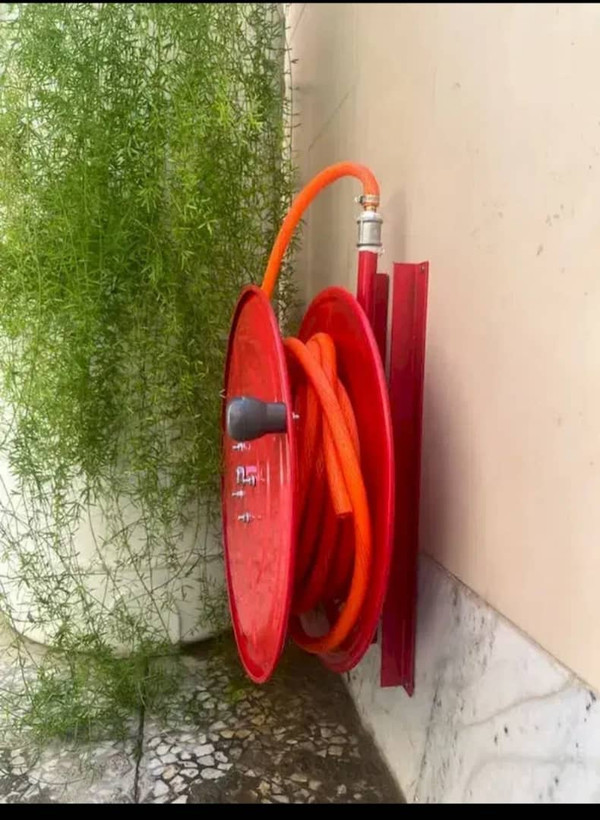 شیلنگ جمع کن دیواری ظرفیت۳۵ متری فلزی شلنگ یک دوم